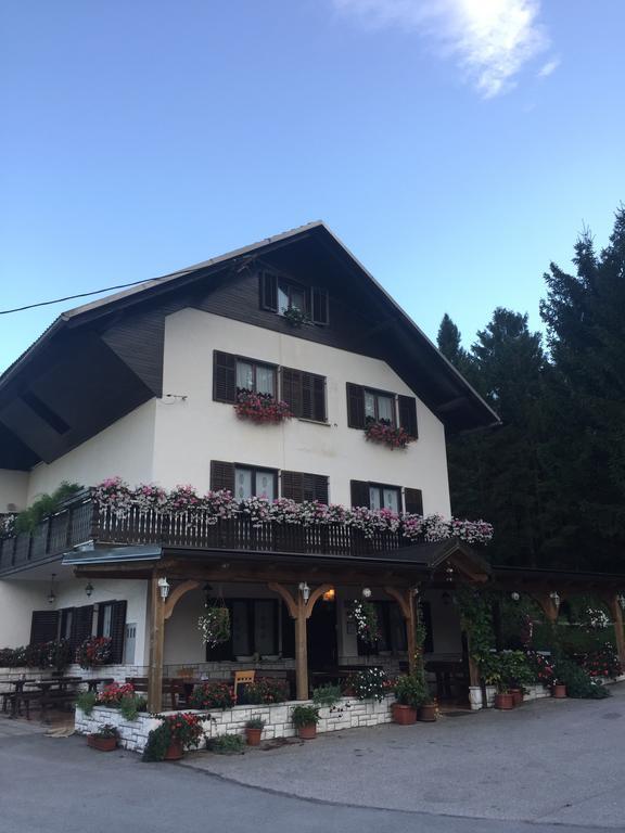 Guest House Kmecki Hram Fortuna Идрия Экстерьер фото